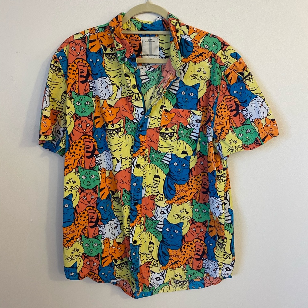Kitty Multicolor Short Sleeve Burton Down (unisex)